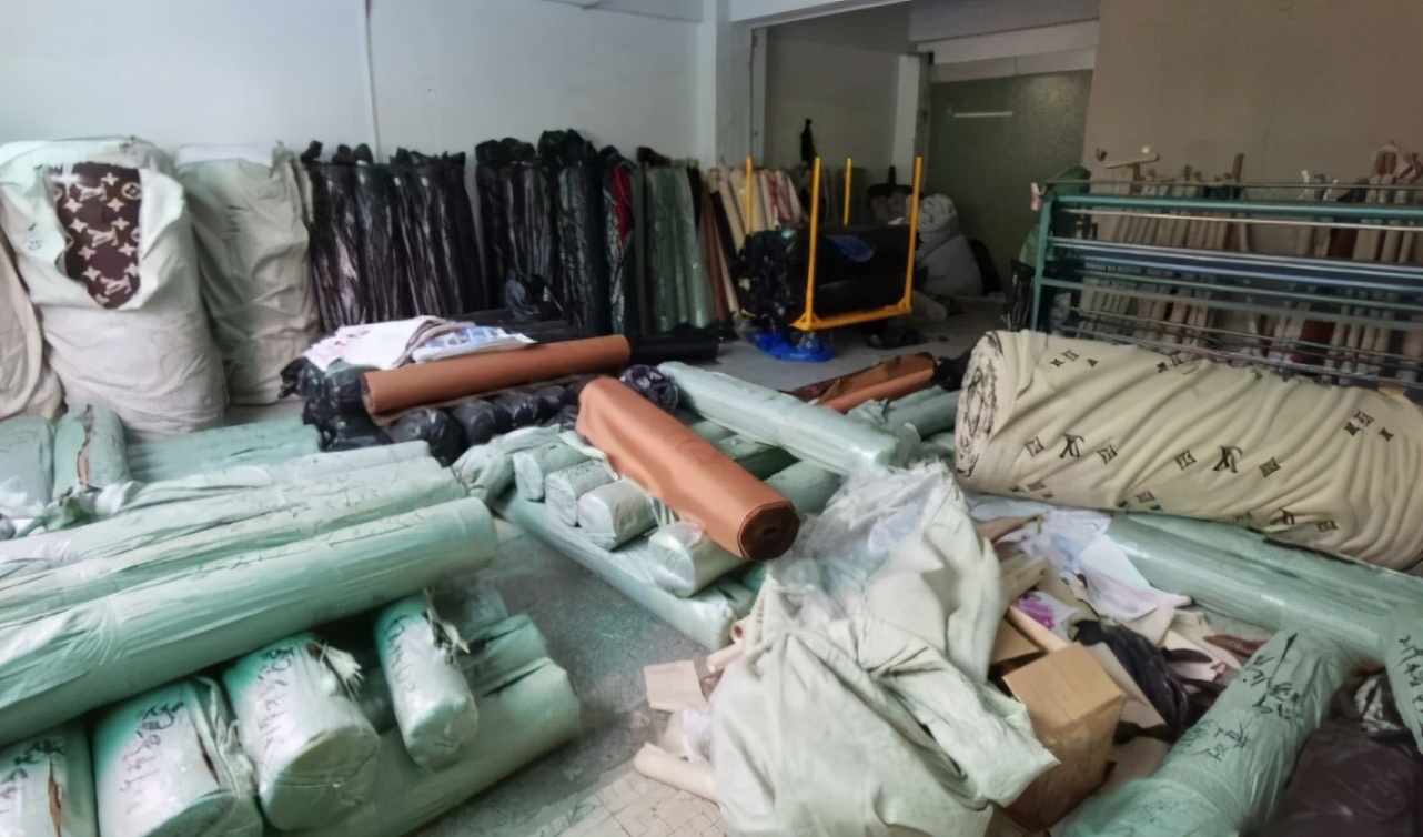 制假售假团伙涉案金额18亿,1个亿勾结lv专柜柜员制假售假