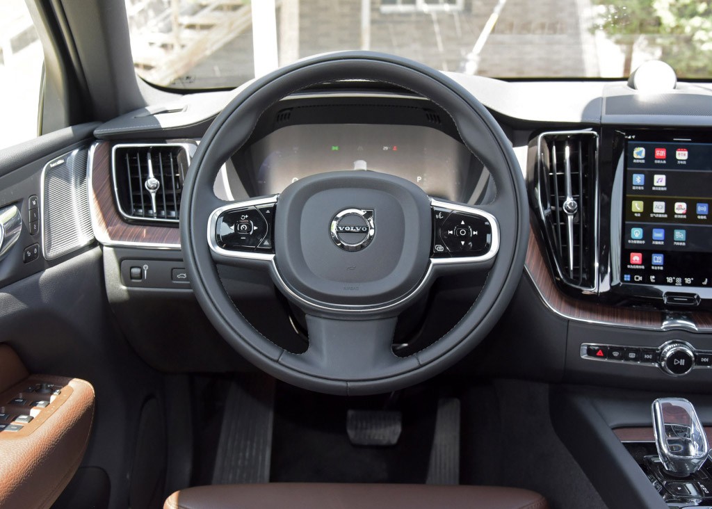 沃尔沃XC60车友会,沃尔沃xc60和沃尔沃xc60t8