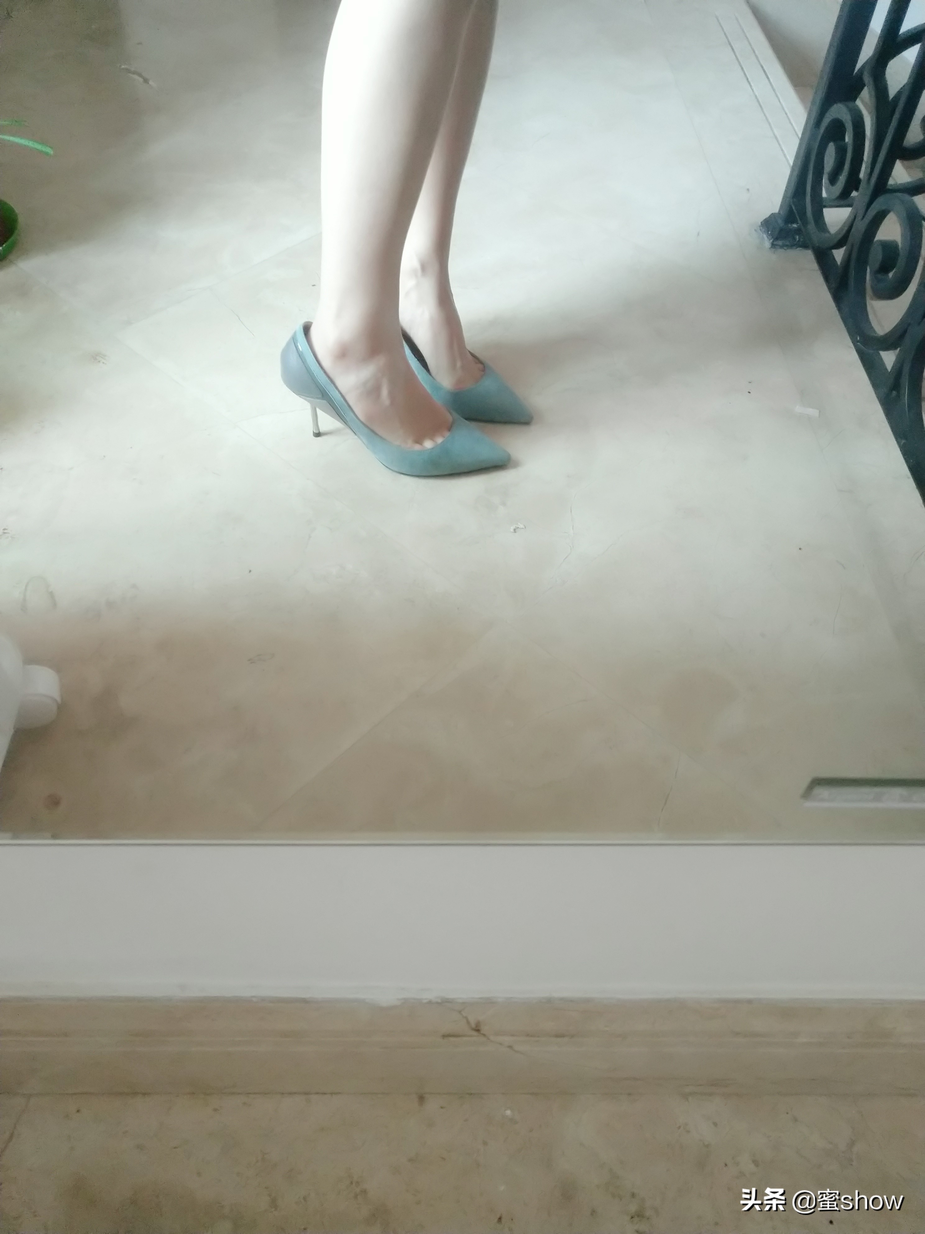 尖头高跟鞋前面磨脚怎么办小窍门,如何挑一双合脚高跟鞋