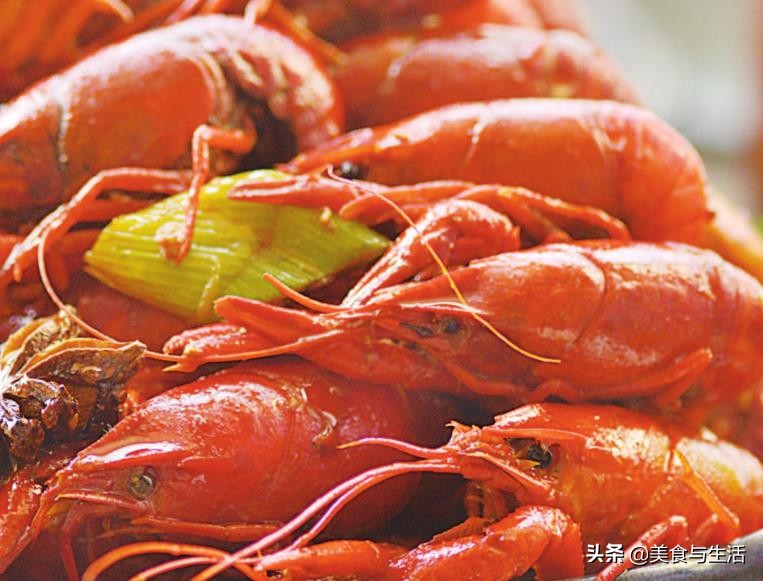 自制不辣小龙虾调料,自制小龙虾加什么配菜