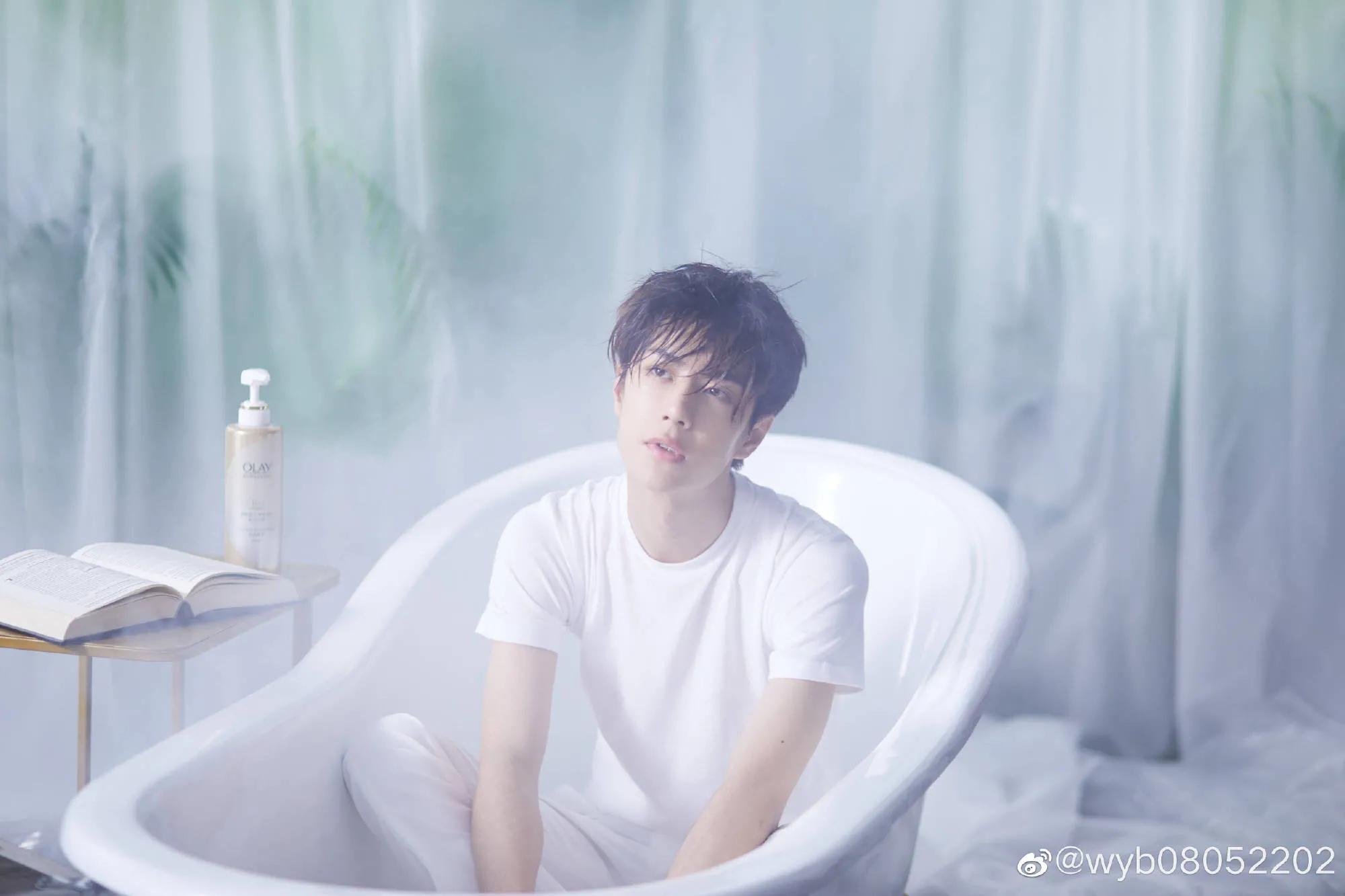 王一博代言的香奈儿蔚蓝味,蔚蓝香水香精版王一博