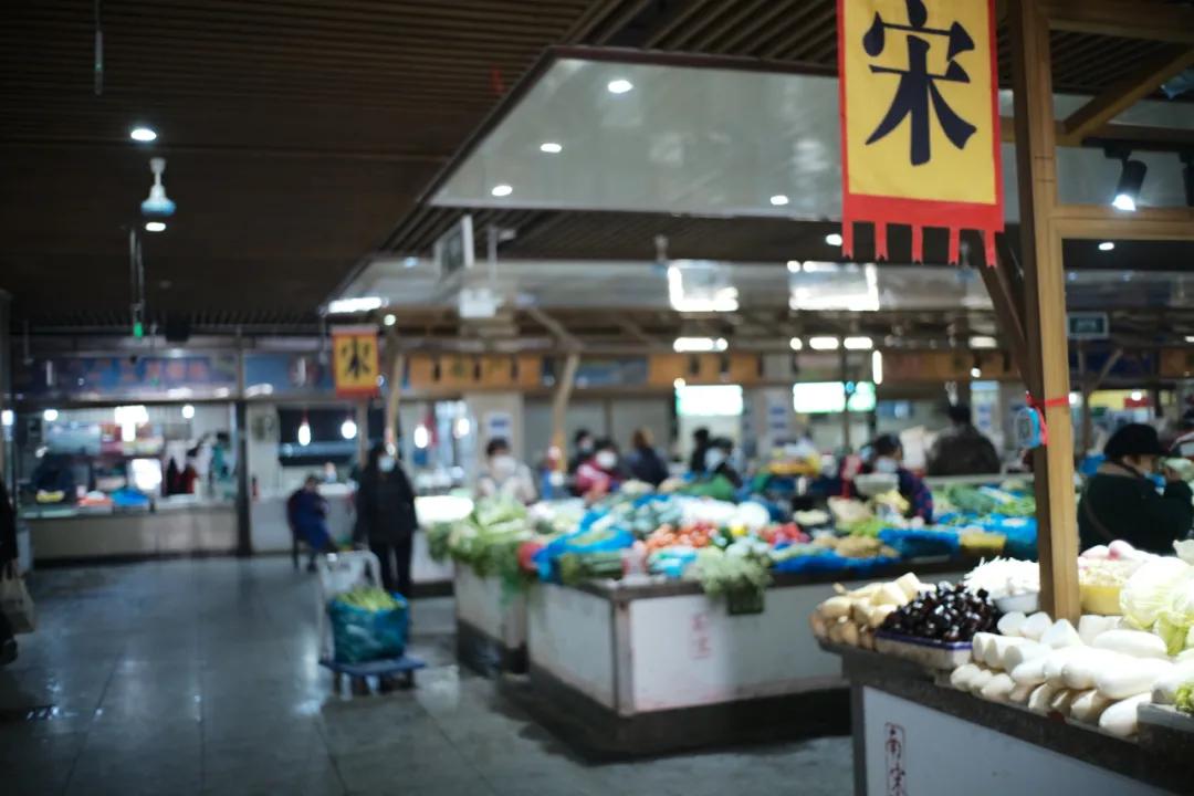 在这个足足2万平的奇妙海鲜“商场”，我找到了赚钱的动力