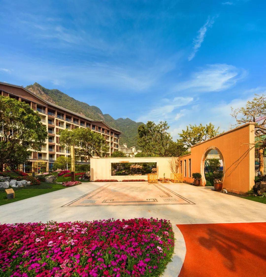 位于南昆山半山上的金叶子温泉酒店，享受尊贵的私家泡汤，新体验