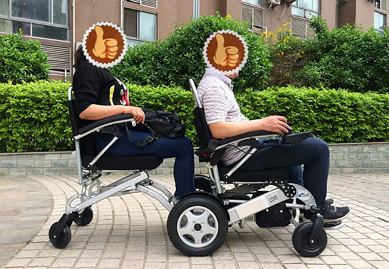 别人飙车一路火花带闪电,别人赛道飙车