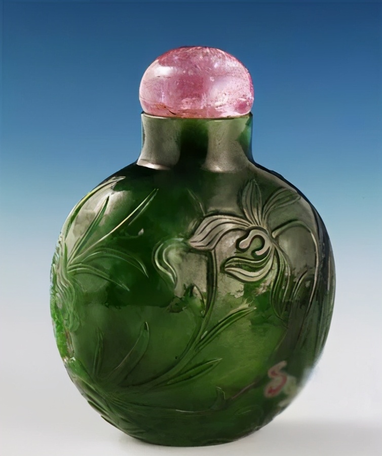 最贵的鼻烟壶价格 (十大最昂贵鼻烟壶排行)