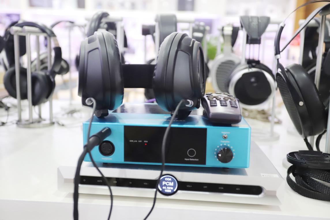 好耳机和差耳机区别在哪？森海塞尔HD820算得上好耳机吗？