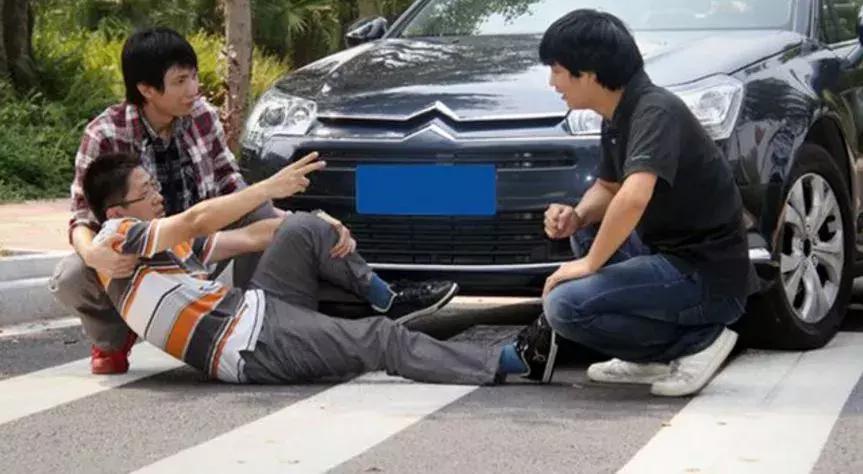 遇到碰瓷怎么机智处理,被碰瓷讹上了怎么办