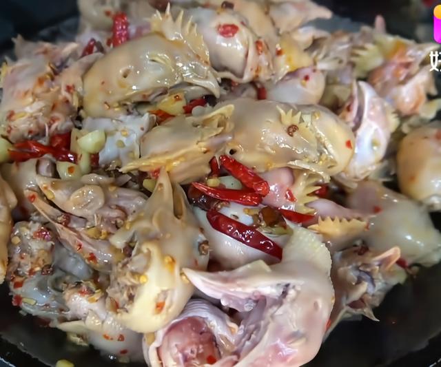 美女辞掉月薪4000的工作卖小吃,美女辞掉月薪4千工作卖小吃