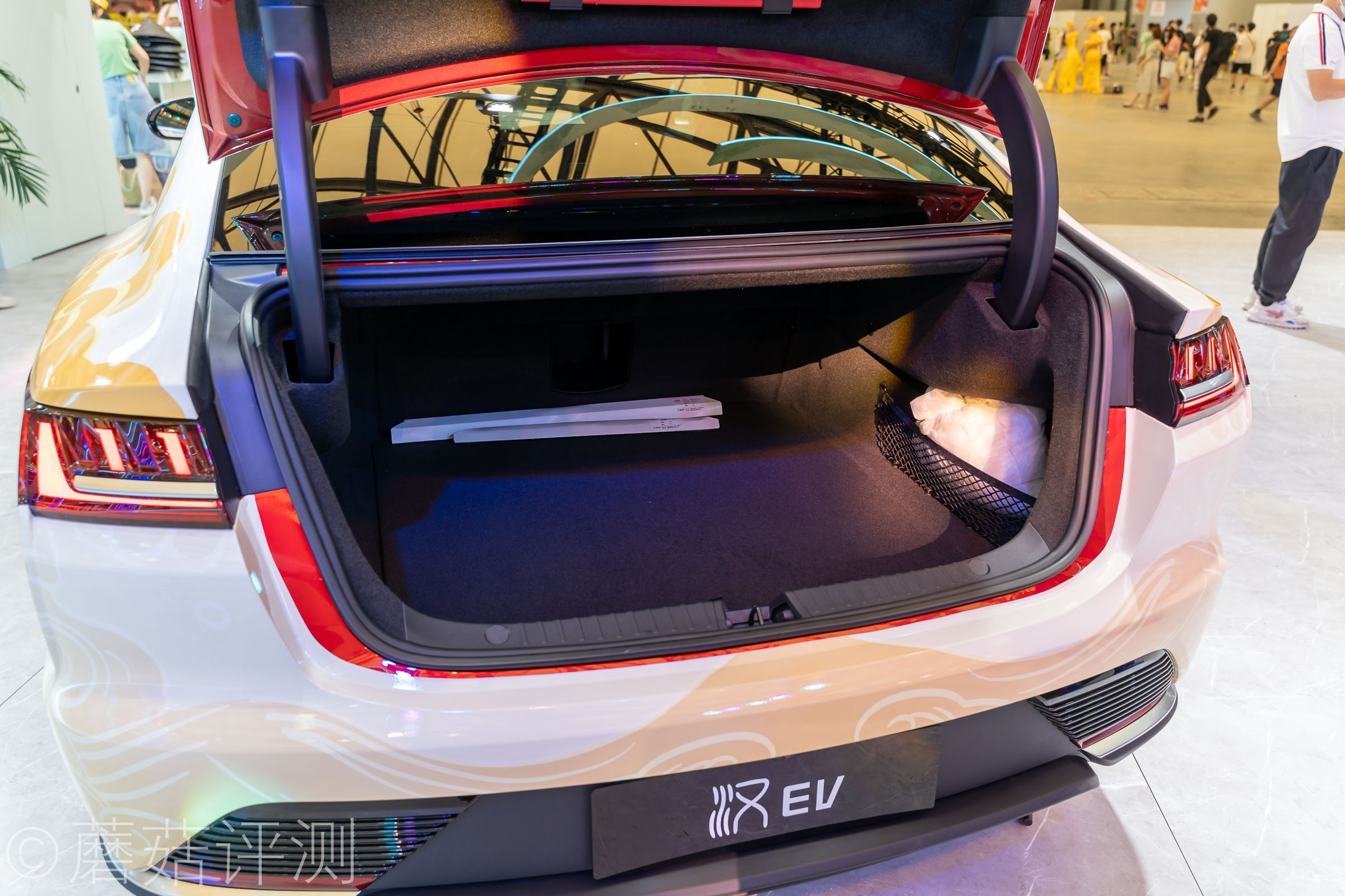 又有啥好玩的？蘑菇带你逛ChinaJoy2021，硬件、车和漂亮的小姐姐