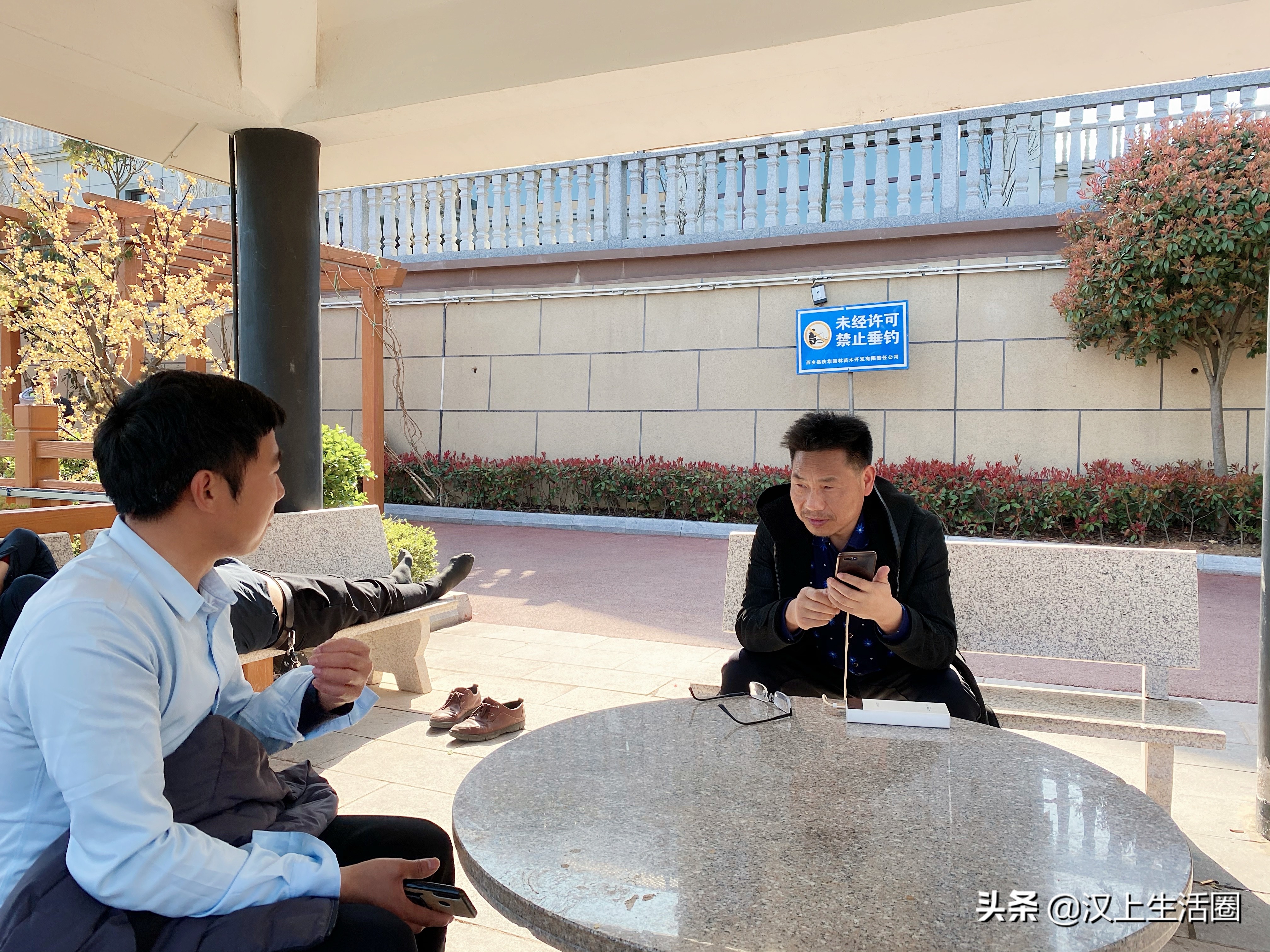 西乡美胡仕清出于对家乡的热爱，一直致力于宣传西乡，赞美西乡