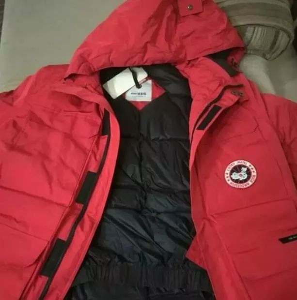 canadagoose羽绒服正版多少钱,canadagoose羽绒服17黑