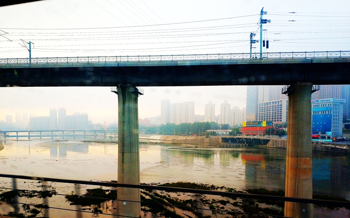 21年前本溪驻军无偿修建了一条太子河大坝如今变成一条滨河景观道