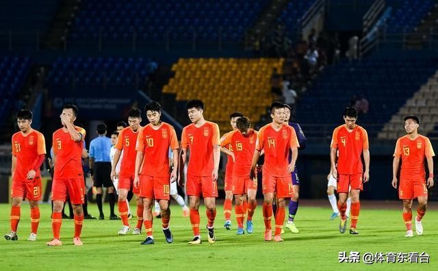 名嘴批判国足,名嘴炮轰足协足球