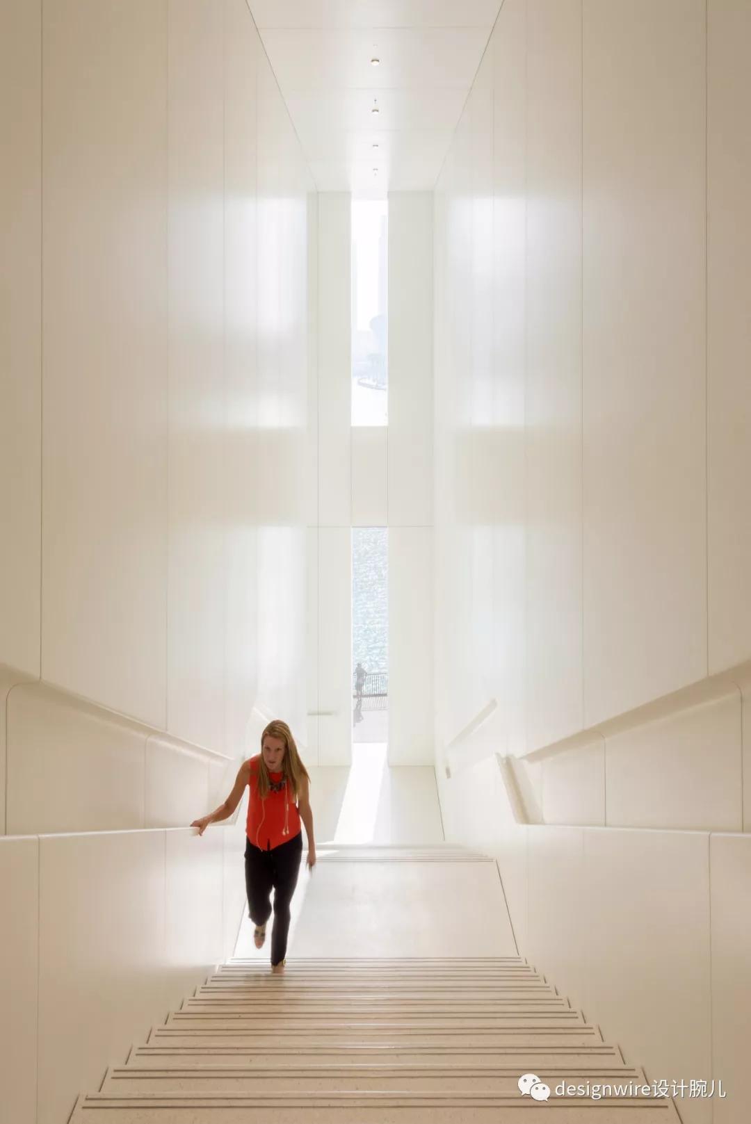 全球第一家苹果水上直营店在哪里,全球第一水上零售店