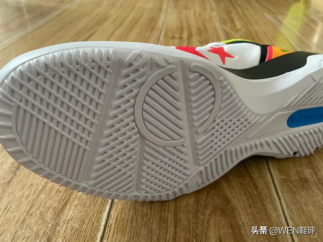 吊打阿迪耐克的跑鞋,吊打nike的安踏球鞋