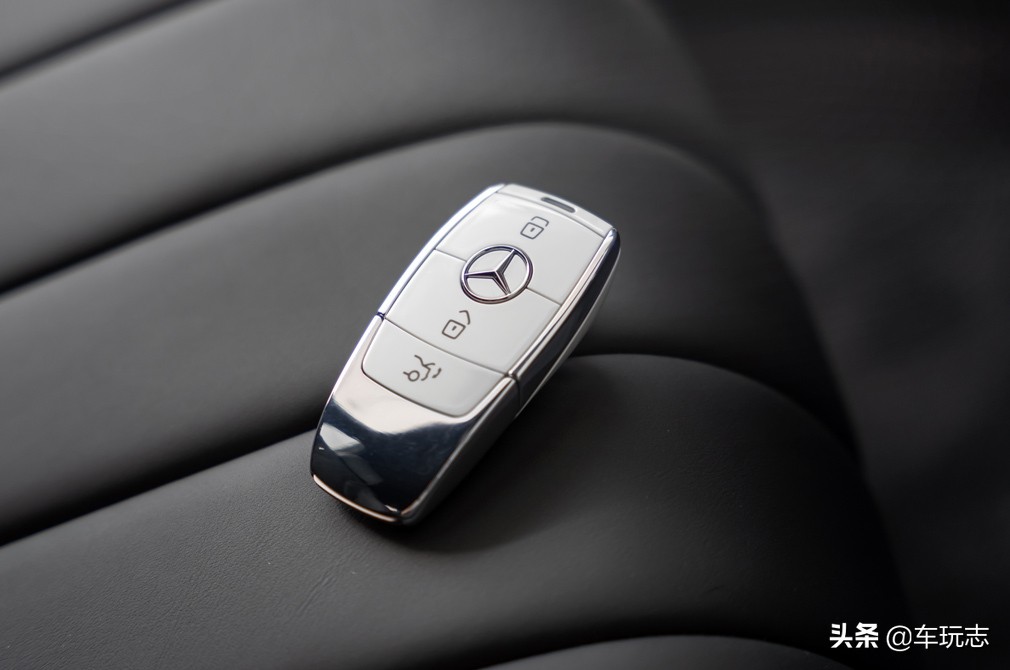 奔驰e级e200功能,2019款奔驰e级e200l运动型