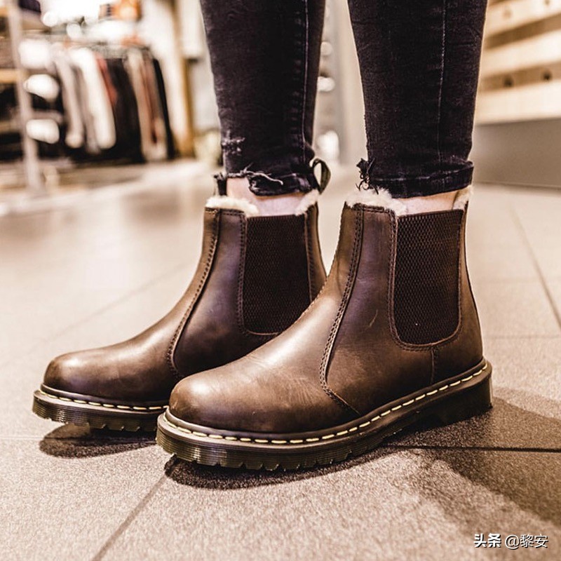 马丁靴和切尔西靴哪个更适合女生,马丁靴和切尔西靴哪个好搭配