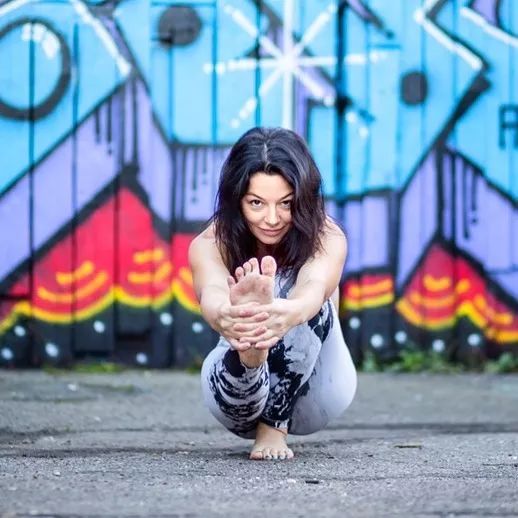 懒人练腰部的瑜伽,燃烧腰部脂肪的瑜伽体式