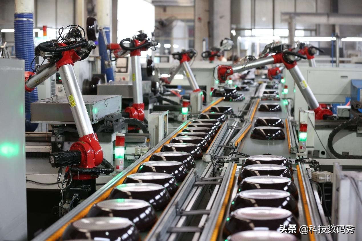 老外扬言不用中国制造，结果发现裤子都没得穿，床也不能睡