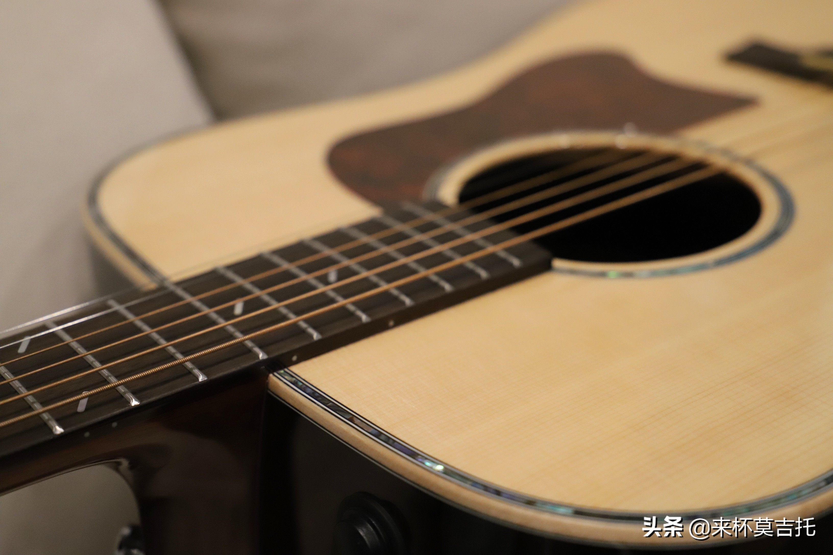 1000吉他品牌推荐性价比高,吉他入门级买什么价位和品牌的好