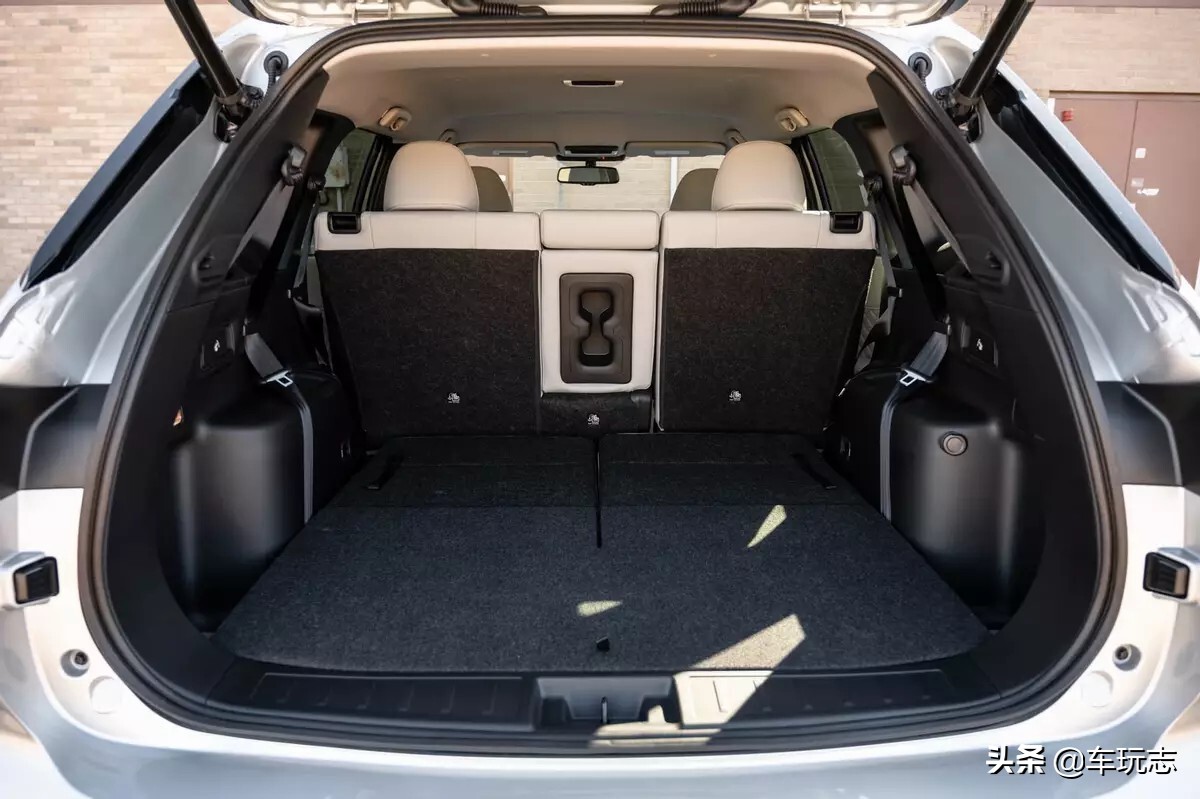 2021款三菱欧蓝德改款后,2020款三菱欧蓝德有哪些改变