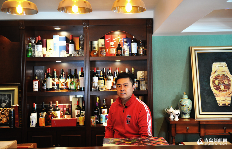 豪！一块腕表能买青岛一套房小伙开奢侈品收售店年流水过亿