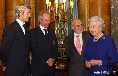 安吉丽娜朱莉与凯特温斯莱特,英女王见英王太后要行礼吗