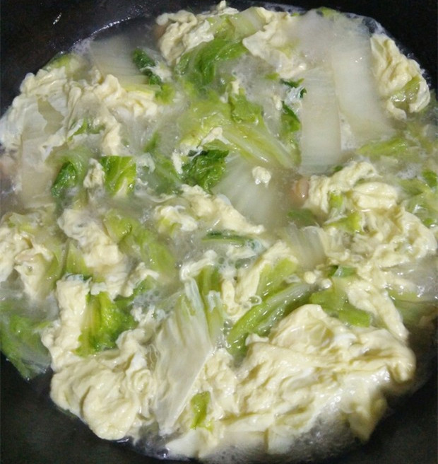 鱼胶干贝瘦肉白菜汤,干贝浓汤煮时蔬