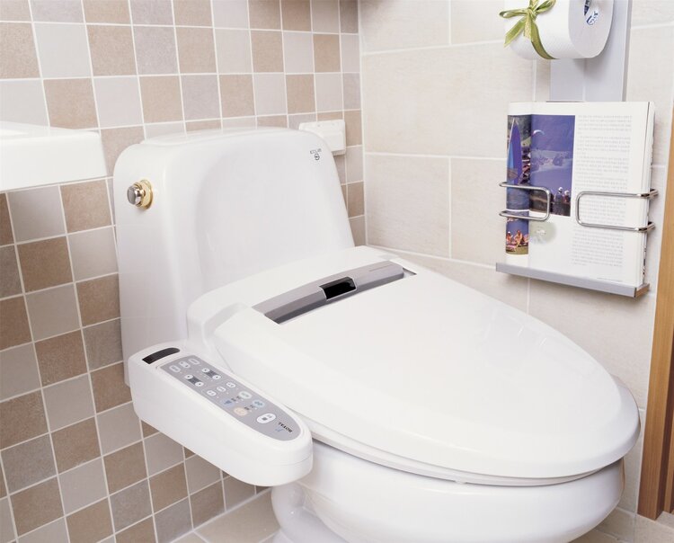 马桶盖子使用时是放下还是抬起来,马桶正确做法到底要不要弄盖子