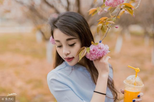 女友死了三年后又回来了小说,小说找回了记忆