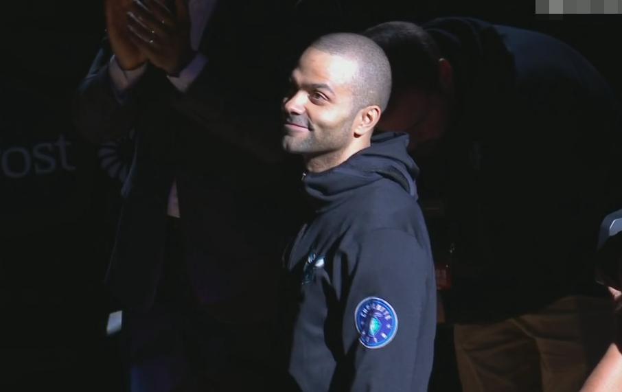 帕克大笑,帕克扣篮波波维奇偷笑