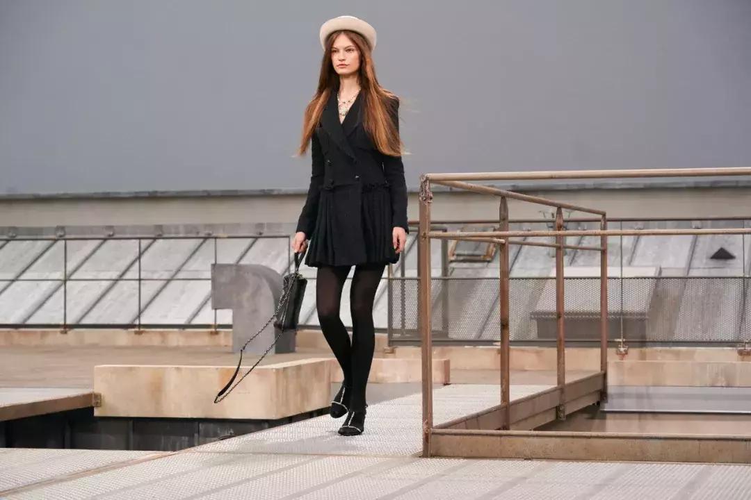 香奈儿新款手袋街拍,香奈儿经典手袋粗花呢