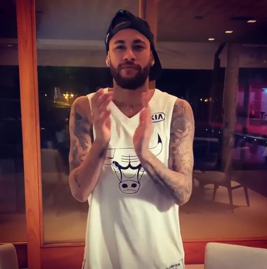 内马尔致敬科比现场解说,内马尔致敬科比高级感视频