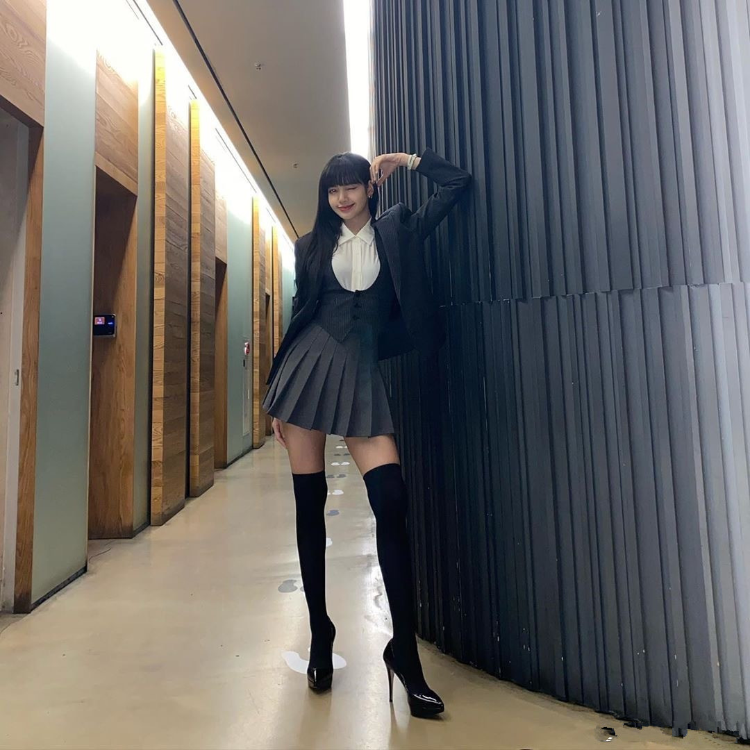 韩国女明星组合lisa,学院风女明星合集夏季