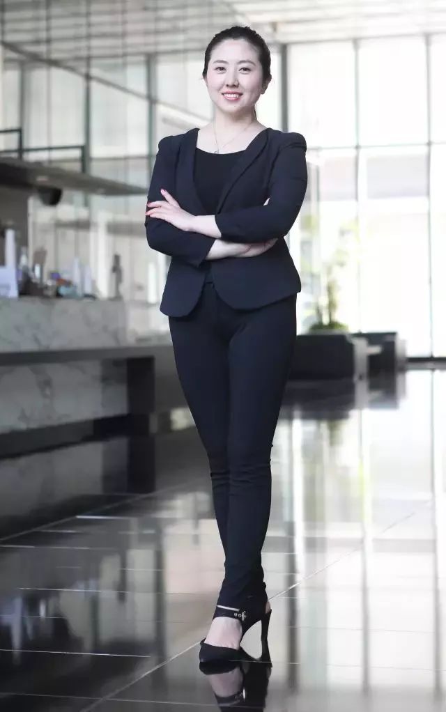 这家号称“顺便赚钱”的企业里,找不到任何“政治斗争”的影子