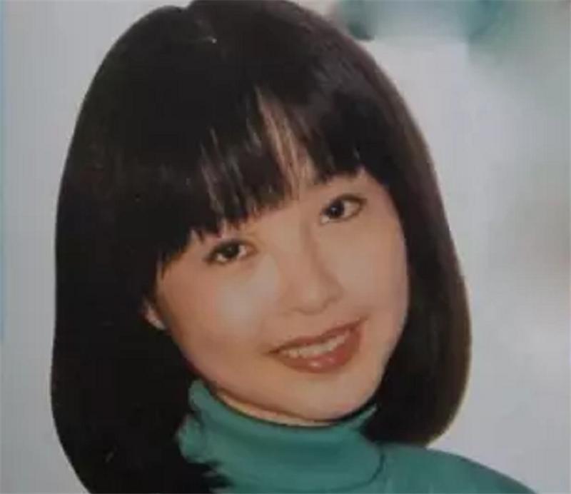 脸型偏瘦颧骨明显怎么办改善,怎么改变颧骨高的脸型