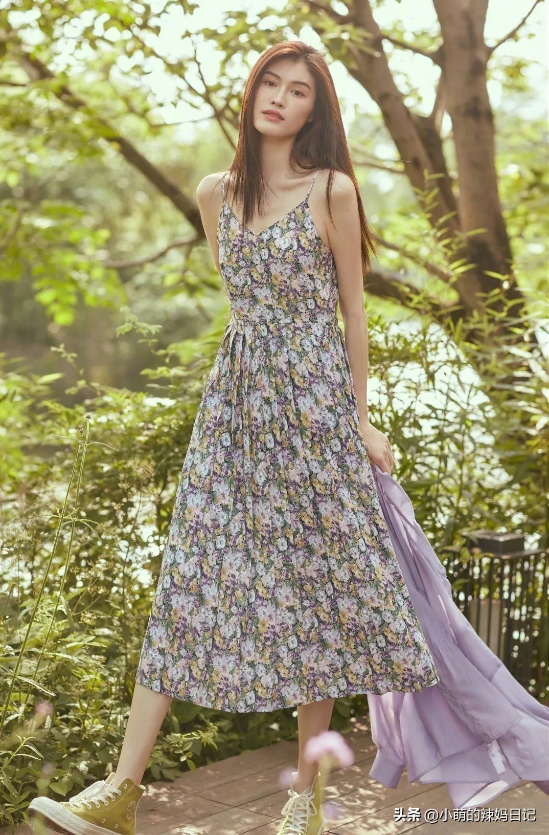 穿连衣裙可以配什么鞋,穿连衣裙上面搭配什么鞋子