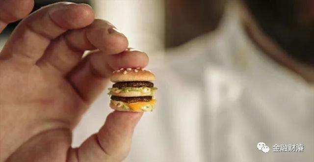 股票交易窗口,股市交易大厅门前的地摊经济