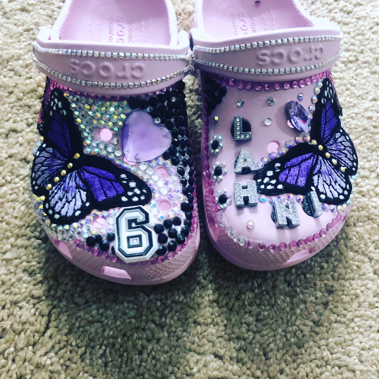 大哥最爱的洞洞鞋,女孩怎么抢着穿?