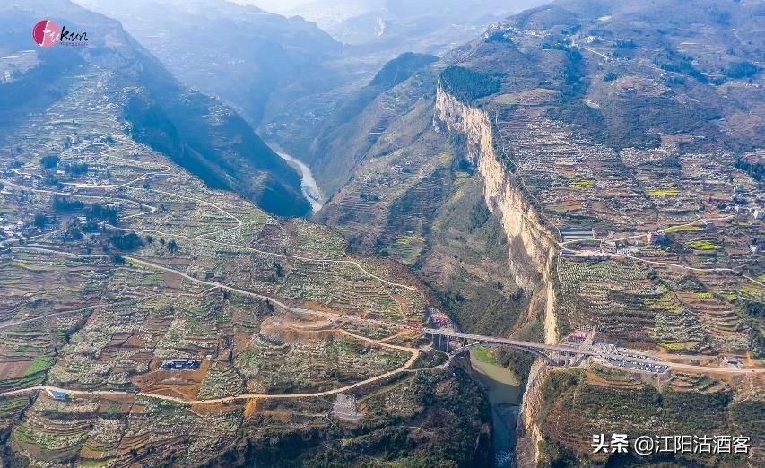 一桥跨三省的边城古镇,泸州叙永鸡鸣三省风景区