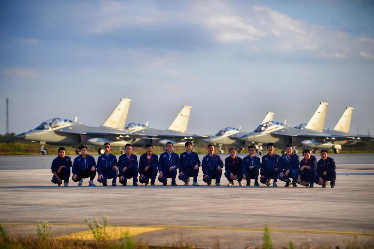 洪都航空军工教练机,我国k8教练机