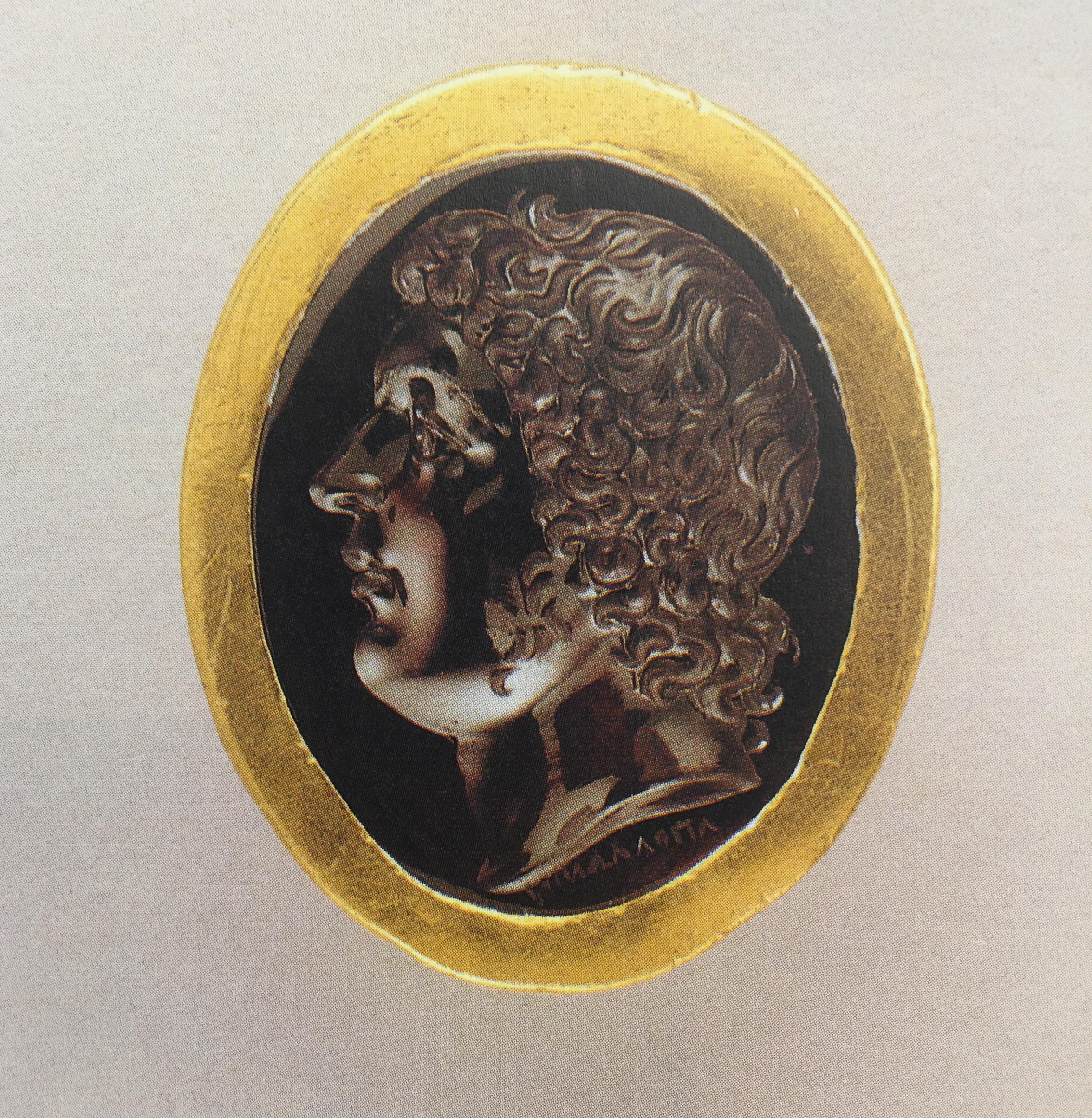 戒指除了钻石还可以戴什么,哪种戒指适合日常佩戴