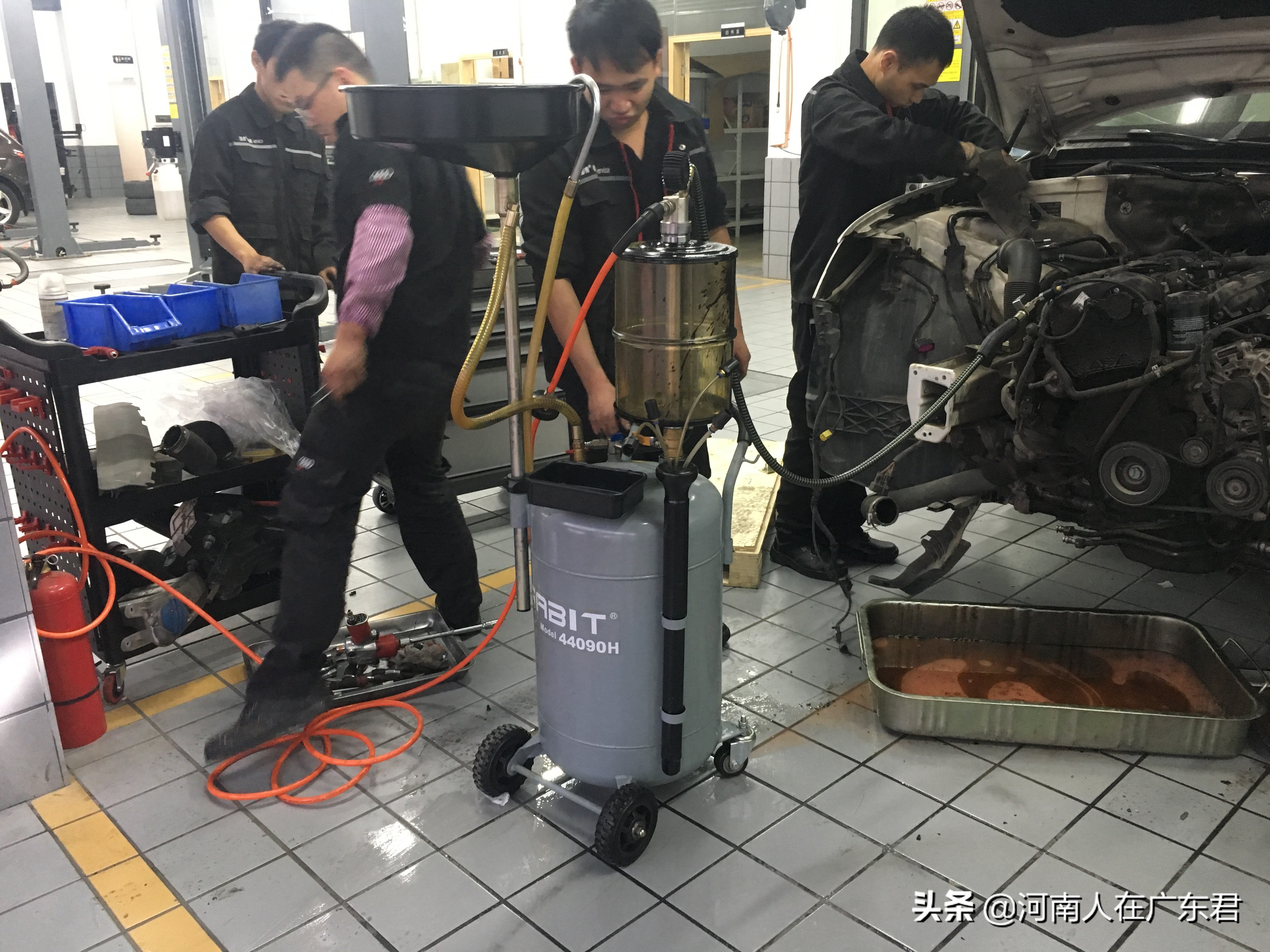 奥迪老款q7烧机油深度分析,奥迪q3烧机油