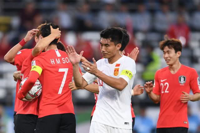 黄牌停赛还没完！国足淘汰赛对手遭遇重大打击，有1人已提前回国