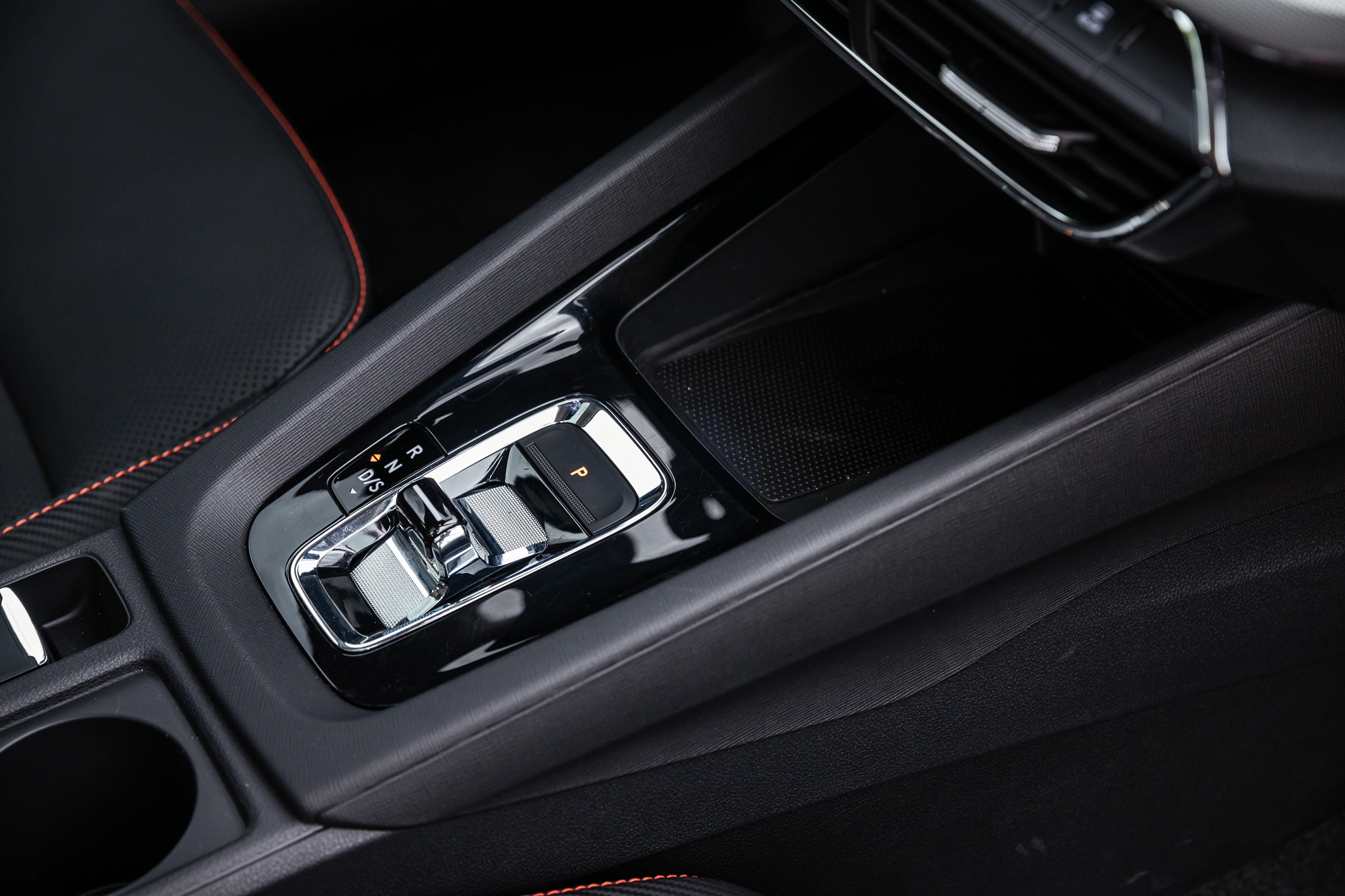 斯柯达明锐1.6和速腾发动机一样吗,斯柯达新明锐和速腾对比