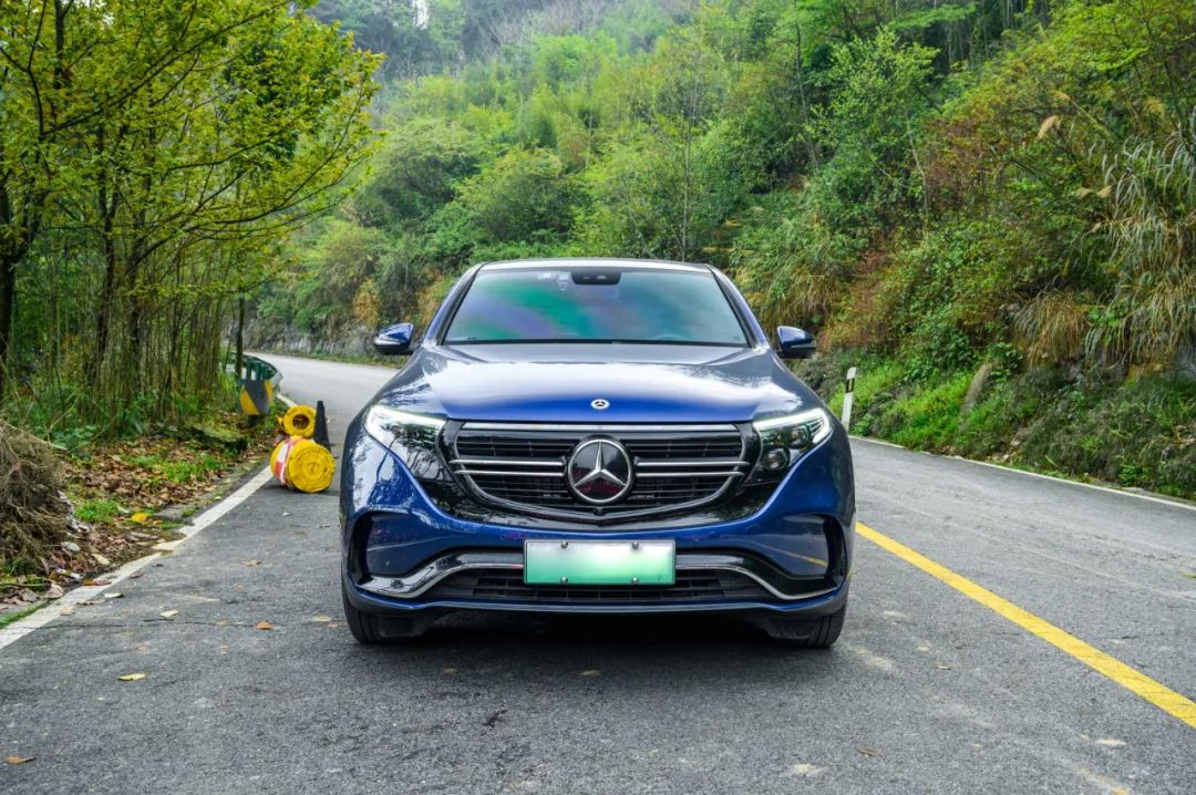 奔驰eqc400好还是350好,奔驰eqc400实际续航是多少