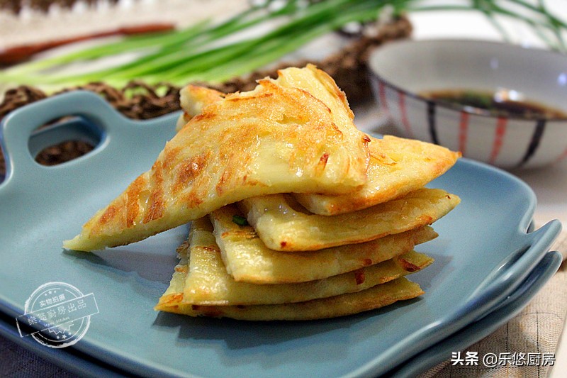 早餐饼这样做你家小孩肯定爱吃,想学家常早餐饼的做法