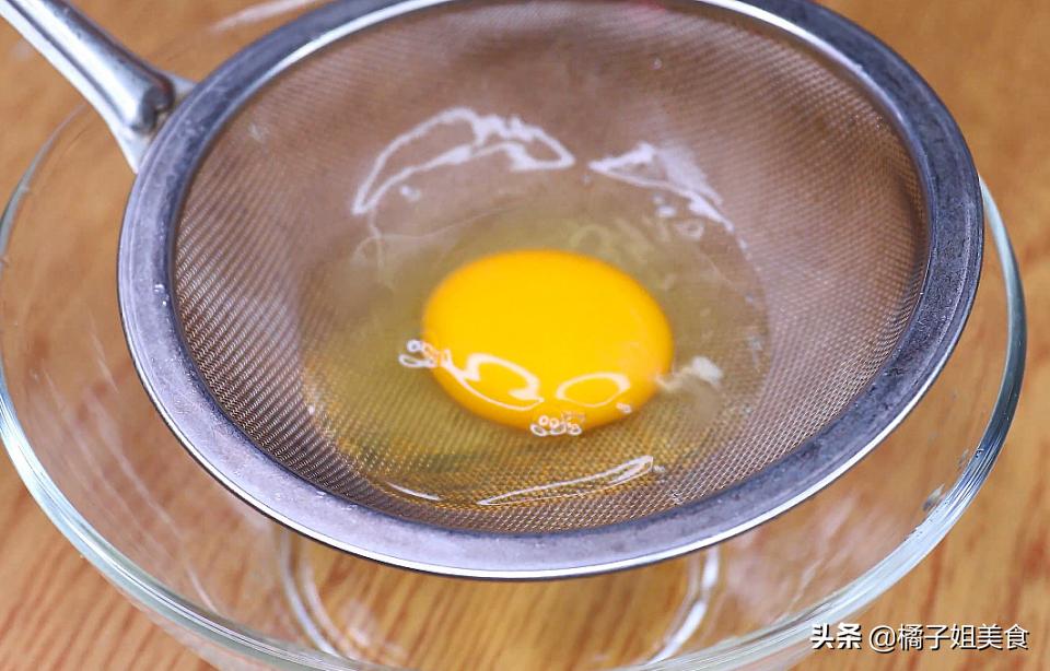 荷包蛋怎么做才不会散花,如何做荷包蛋完整而不散花