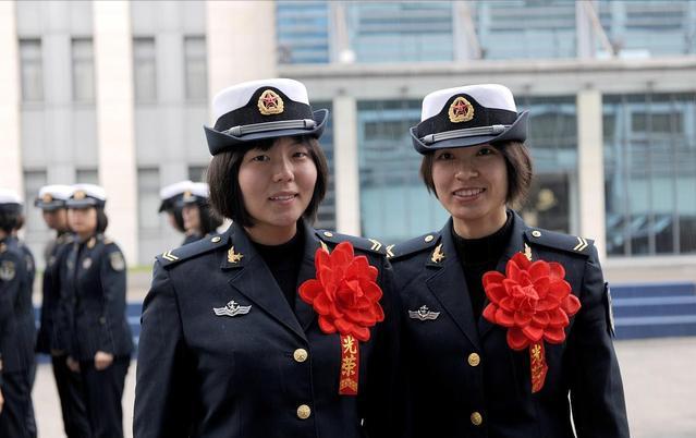 大学生当2年兵考军校有几次机会,大学生当二年义务兵到底值得吗