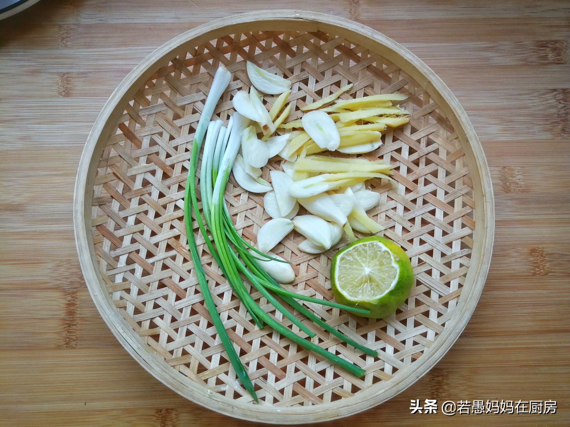 脆皮烤鸡做法烤箱家庭版,教你在家自制烤箱烤鸡